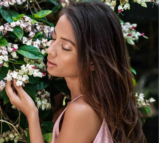 Say Goodbye to Hair Loss: The Top Benefits of Herbal Shampoo